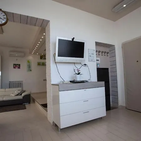 Siriana Open Space Penthouse 3*